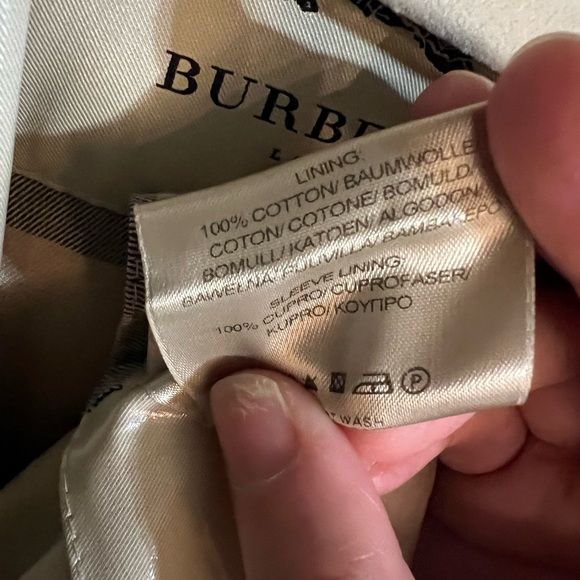 Burberry beige slick raincoat Size 6 - Picture 11 of 13